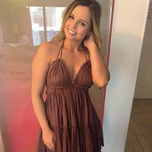 Meet your Posher, Cassandra